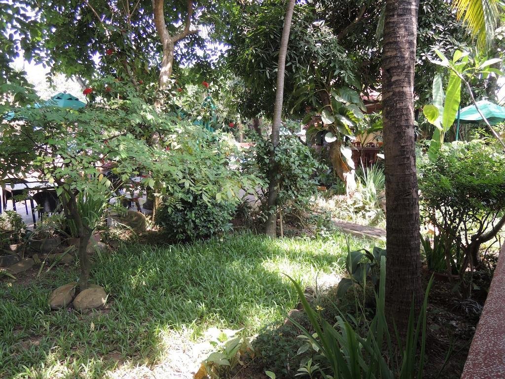 Elephant Blanc Phnom Penh Zewnętrze zdjęcie
