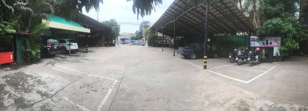 Elephant Blanc Phnom Penh Zewnętrze zdjęcie